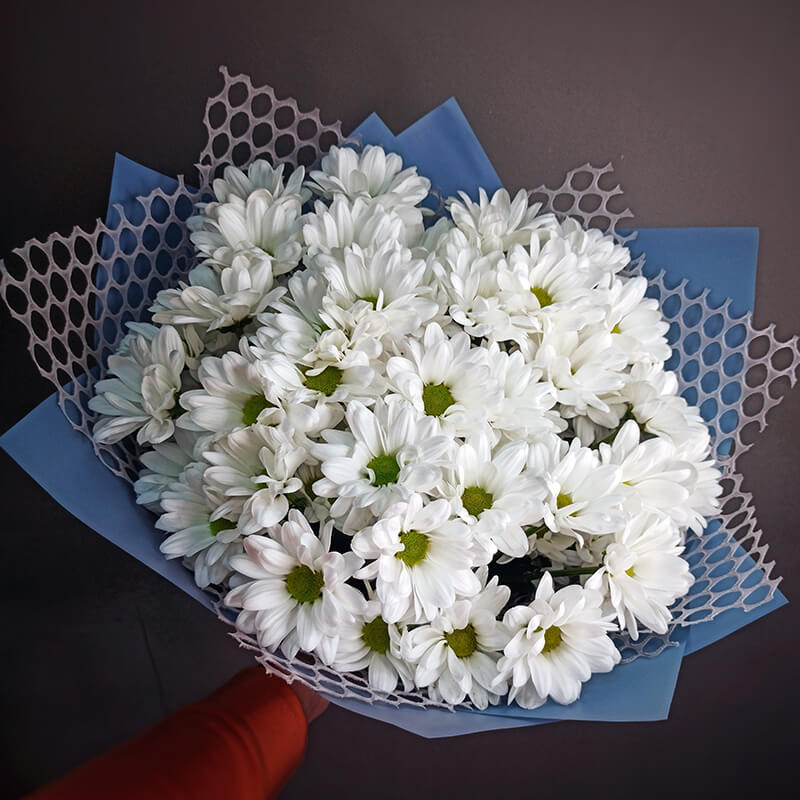 Букет из 7 белых ромашковых хризантем Облако счастья - купить с доставкой  в Иркутске