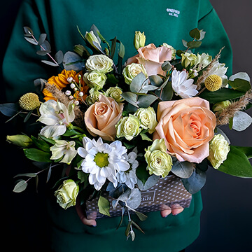 Композиции из цветов купить с доставкой в Иркутске - Mak Flower Shop
